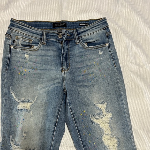 Judy Blue Light Wash Distressed Skinny Jeans - Picture 5 of 15